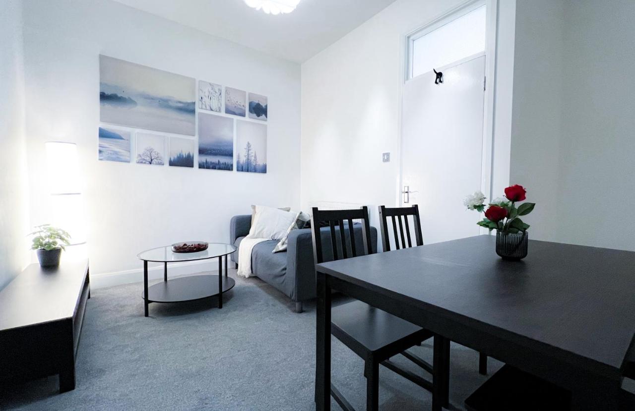 شقة Stylish 3 Bed Flat With Garden لندن المظهر الخارجي الصورة